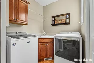 2320 Red Oak Ct NW, Grand Rapids, MI 49504 - Photo 11