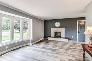 359 S Hills Dr, Battle Creek, MI 49015 - Photo 5