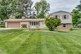 359 S Hills Dr, Battle Creek, MI 49015 - Photo 1