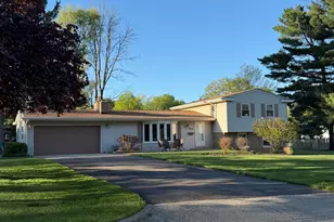 359 S Hills Dr, Battle Creek, MI 49015 - Photo 1