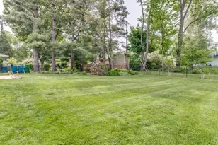 359 S Hills Dr, Battle Creek, MI 49015 - Photo 17
