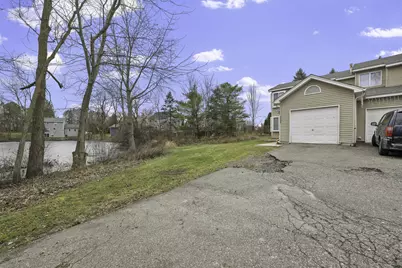 2245 S Commerce Road, Wolverine Lake, MI 48390 - Photo 3