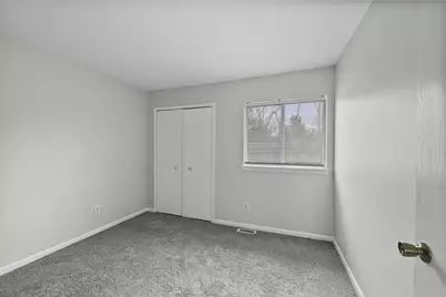 2245 S Commerce Road, Wolverine Lake, MI 48390 - Photo 11