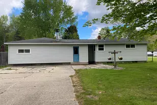 8615 Indian Bay Rd, Montague, MI 49437 - Photo 3