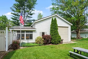 111 S Fremont St, Lawton, MI 49065 - Photo 29