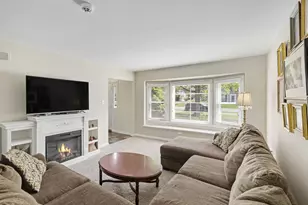 32318 Bonnet Hill Rd, Farmington Hills, MI 48334 - Photo 13