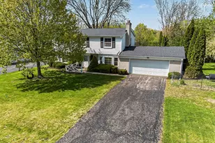 32318 Bonnet Hill Rd, Farmington Hills, MI 48334 - Photo 35