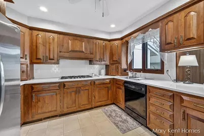 4248 Walnut Hills Lane SE #Unit 65, Grand Rapids, MI 49512 - Photo 13
