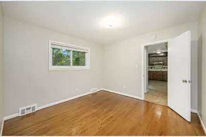 24447 Bloomington Court, Franklin, MI 48025 - Photo 7