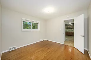 24447 Bloomington Ct, Franklin, MI 48025 - Photo 7