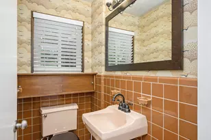 24447 Bloomington Ct, Franklin, MI 48025 - Photo 9