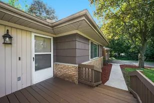 24447 Bloomington Ct, Franklin, MI 48025 - Photo 15