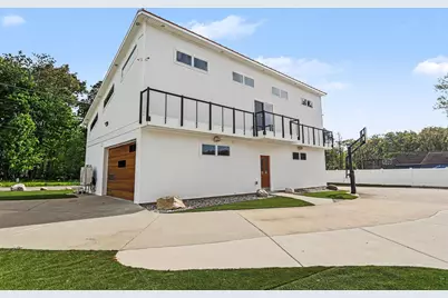 1046 N Eagle Lake Drive, Kalamazoo, MI 49009 - Photo 21