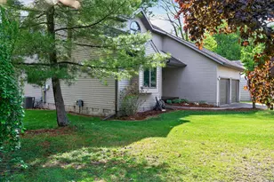 869 Beech St, Lake Odessa, MI 48849 - Photo 3