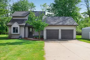 869 Beech St, Lake Odessa, MI 48849 - Photo 5