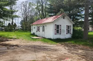575 8th St, Baldwin, MI 49304 - Photo 3