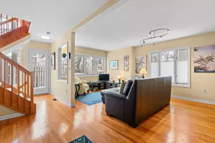 663 N 5th Ave, Ann Arbor, MI 48104 - Photo 3