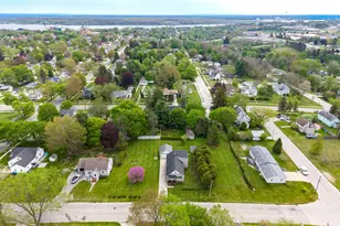 817 Oak St, Manistee, MI 49660 - Photo 35