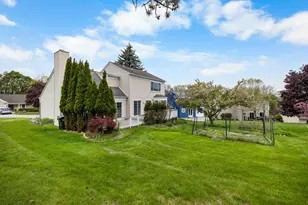 210 Whitney Dr, Rochester Hills, MI 48307 - Photo 43