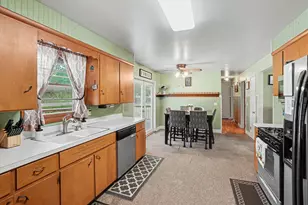 397 Mayfair St, Holland, MI 49424 - Photo 3