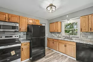 307 Mechanic St, Stockbridge, MI 49285 - Photo 5