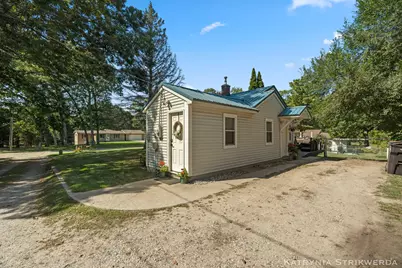 14758 152nd Avenue, Grand Haven, MI 49417 - Photo 1