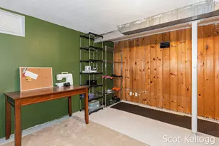 1426 Lewison Ave NE, Grand Rapids, MI 49505 - Photo 23