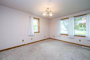 3905 Meadow Ln, Saint Joseph, MI 49085 - Photo 7