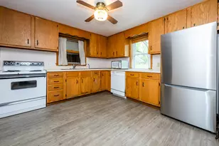 3905 Meadow Ln, Saint Joseph, MI 49085 - Photo 9