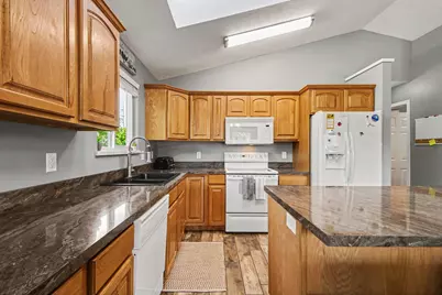 13323 Tamarack Drive, Holland, MI 49424 - Photo 7