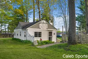 1983 Wolf Lake Dr, Baldwin, MI 49304 - Photo 3