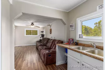 11612 Elm Avenue, Howard City, MI 49329 - Photo 9