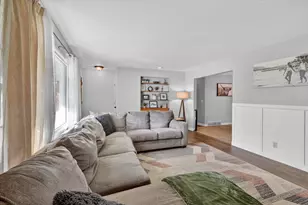 2757 Leelanau Dr NE, Grand Rapids, MI 49525 - Photo 11