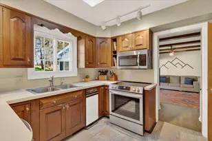 2757 Leelanau Dr NE, Grand Rapids, MI 49525 - Photo 13