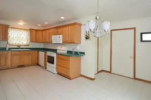 31900 Pawton Ln, Paw Paw, MI 49079 - Photo 9
