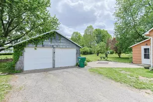 67013 M-62, Edwardsburg, MI 49112 - Photo 3