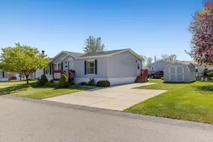 13735 Shamrock Ln, Cedar Springs, MI 49319 - Photo 3