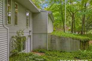 1655 Kitzbuhl Ct SE, Grand Rapids, MI 49546 - Photo 47