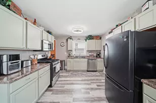 1403 Lansing Ave, Jackson, MI 49202 - Photo 11