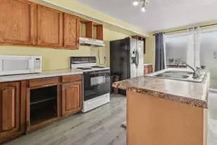 420 W 5th St, Evart, MI 49631 - Photo 11