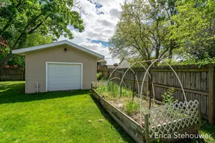 146 Sunnyview Dr SW, Grandville, MI 49418 - Photo 29