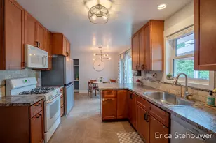 146 Sunnyview Dr SW, Grandville, MI 49418 - Photo 13