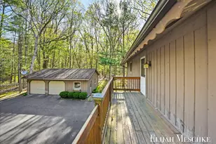 1160 Scenic Dr, Muskegon, MI 49445 - Photo 33