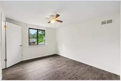 23227 Middlebelt Road, Farmington, MI 48336 - Photo 19