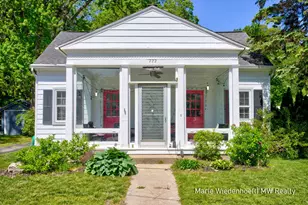 722 Lake St, Saugatuck, MI 49453 - Photo 5