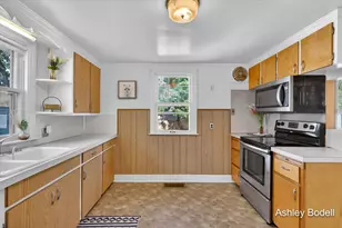 2129 Emerald Ave NE, Grand Rapids, MI 49505 - Photo 15