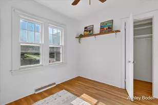 2129 Emerald Ave NE, Grand Rapids, MI 49505 - Photo 25