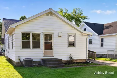 2129 Emerald Avenue NE, Grand Rapids, MI 49505 - Photo 39