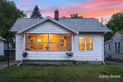2129 Emerald Avenue NE, Grand Rapids, MI 49505 - Photo 1