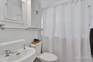 2129 Emerald Ave NE, Grand Rapids, MI 49505 - Photo 23